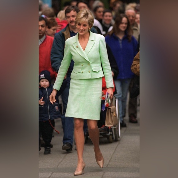 Iconic Chanel Vintage Princess Diana S/S 1997 Green Tweed CC 97P Jacket - Picture 14 of 15